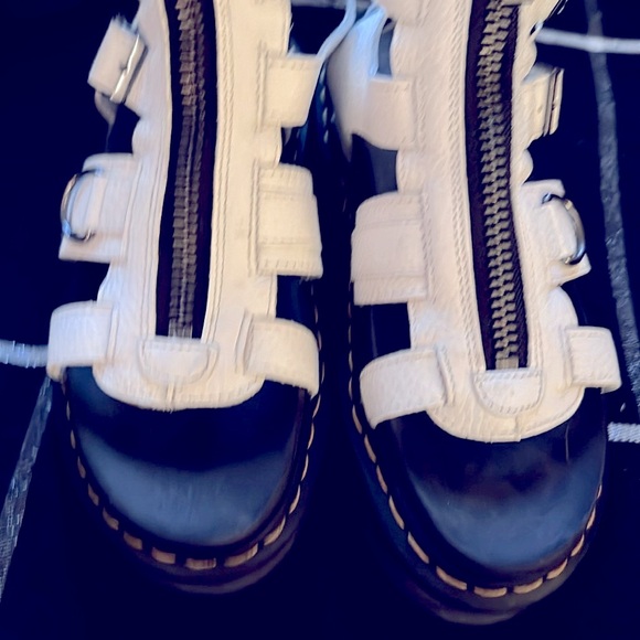 🌟 DOC MARTENS Women's Olson Sandal, Wm. Sz. 9. Gladiator Zipper Sandals⚡️ 🌻 - Picture 13 of 16